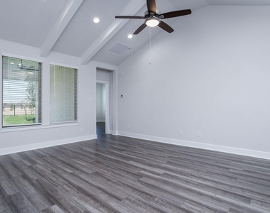 7603 Coral Lake Drive - Photo Thumbnail 7
