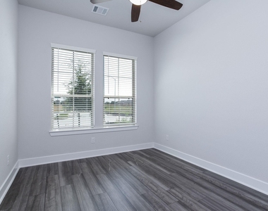 7603 Coral Lake Drive - Photo Thumbnail 28