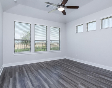 7603 Coral Lake Drive - Photo Thumbnail 15