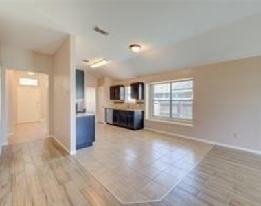 5349 Pinewood Terrace - Photo Thumbnail 7