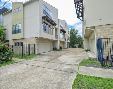 5311 Lillian - Photo Thumbnail 1