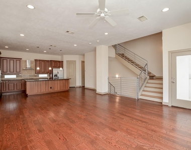 5311 Lillian - Photo Thumbnail 13