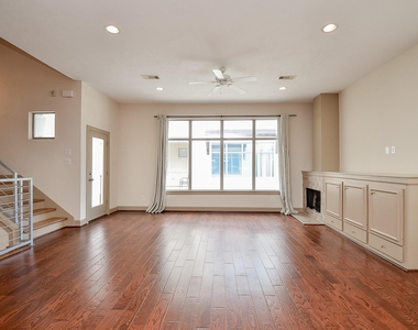 5311 Lillian - Photo Thumbnail 10