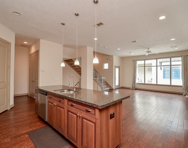 5311 Lillian - Photo Thumbnail 7