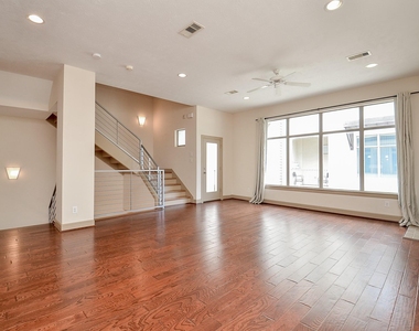5311 Lillian - Photo Thumbnail 9