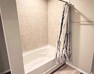 2406 Heeney Park Lane - Photo Thumbnail 9