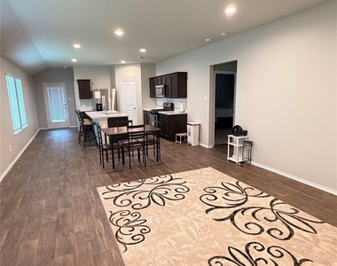 2406 Heeney Park Lane - Photo Thumbnail 1