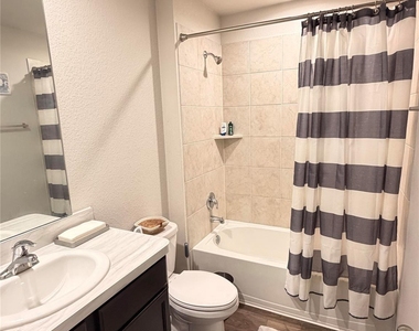 2406 Heeney Park Lane - Photo Thumbnail 5