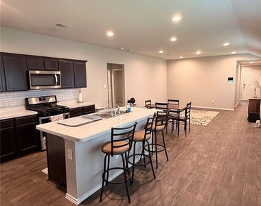 2406 Heeney Park Lane - Photo Thumbnail 2