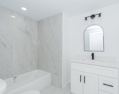 211 W South Street - Photo Thumbnail 10
