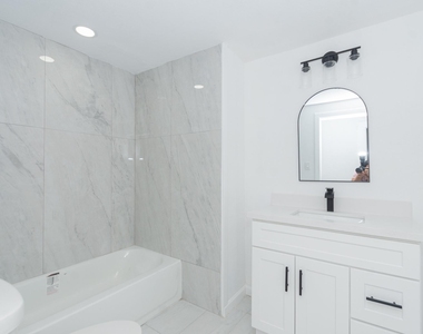 211 W South Street - Photo Thumbnail 11