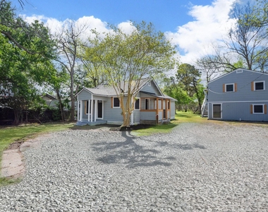 211 W South Street - Photo Thumbnail 2