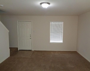 16746 Fallen Timbers Dr - Photo Thumbnail 11