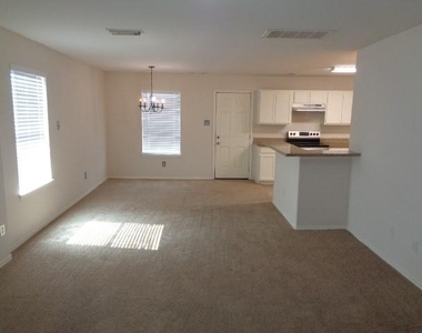 16746 Fallen Timbers Dr - Photo Thumbnail 6