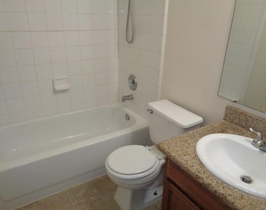 16746 Fallen Timbers Dr - Photo Thumbnail 14
