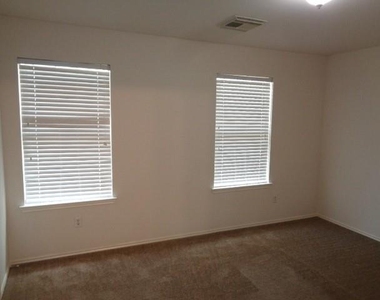 16746 Fallen Timbers Dr - Photo Thumbnail 18