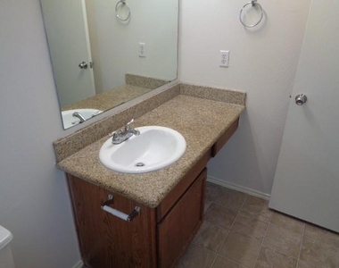 16746 Fallen Timbers Dr - Photo Thumbnail 16