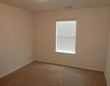16746 Fallen Timbers Dr - Photo Thumbnail 9