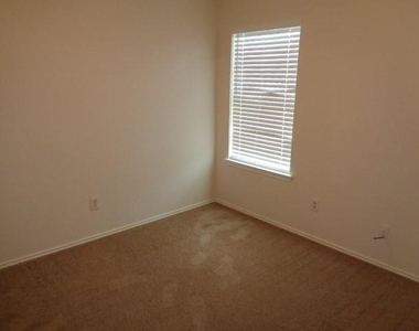 16746 Fallen Timbers Dr - Photo Thumbnail 7