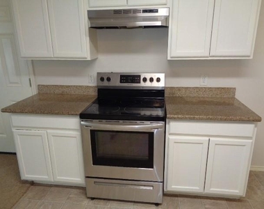 16746 Fallen Timbers Dr - Photo Thumbnail 3