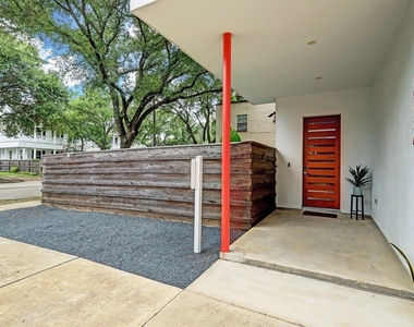 1512 Yale Street - Photo Thumbnail 2