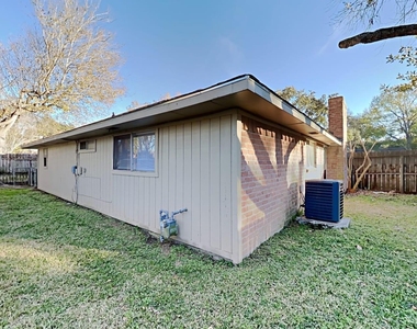 15834 Fox Springs Drive - Photo Thumbnail 10