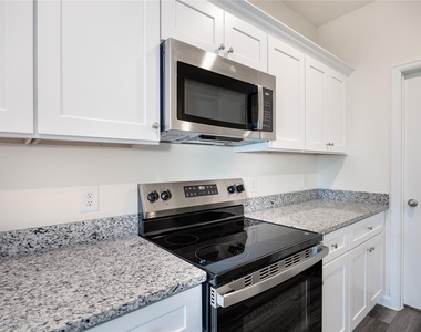 31114 Gayle Prairie Oaks Street - Photo Thumbnail 11