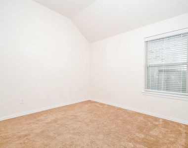 6142 Thief River Falls Drive - Photo Thumbnail 34