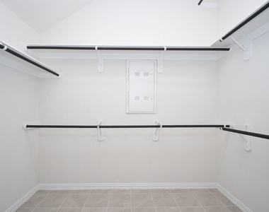 6142 Thief River Falls Drive - Photo Thumbnail 24