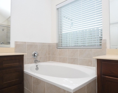 6142 Thief River Falls Drive - Photo Thumbnail 22