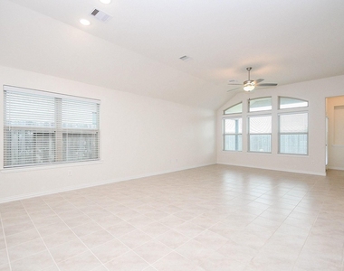 6142 Thief River Falls Drive - Photo Thumbnail 5