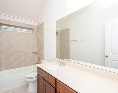 6142 Thief River Falls Drive - Photo Thumbnail 28