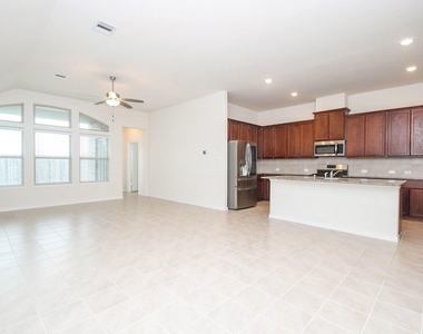 6142 Thief River Falls Drive - Photo Thumbnail 8