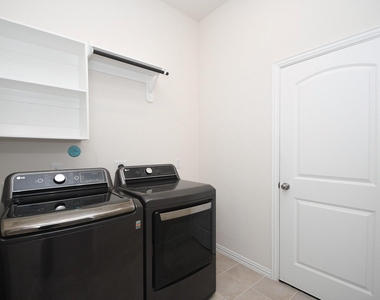 6142 Thief River Falls Drive - Photo Thumbnail 36