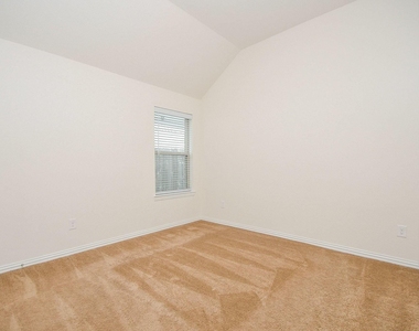6142 Thief River Falls Drive - Photo Thumbnail 31