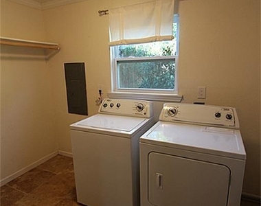 6534 Sivley Street - Photo Thumbnail 11