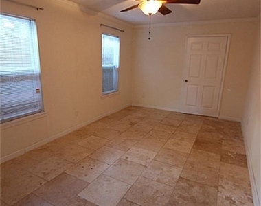6534 Sivley Street - Photo Thumbnail 6