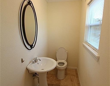 6534 Sivley Street - Photo Thumbnail 10
