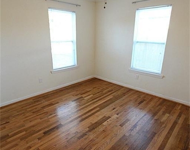 6534 Sivley Street - Photo Thumbnail 9