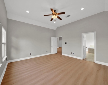 5395 Kyla Circle - Photo Thumbnail 18