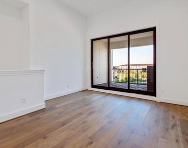 6037 Matthew Oaks Place - Photo Thumbnail 17