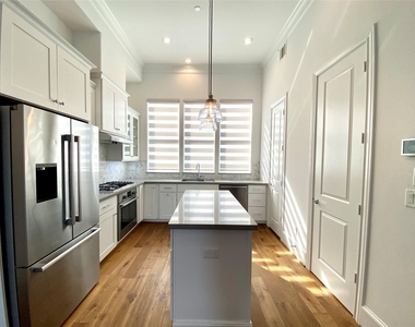 6037 Matthew Oaks Place - Photo Thumbnail 3