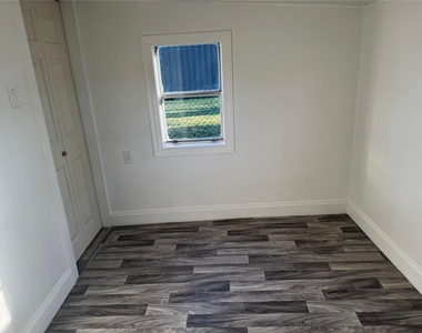 406 S 7th Street - Photo Thumbnail 4