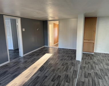 406 S 7th Street - Photo Thumbnail 6