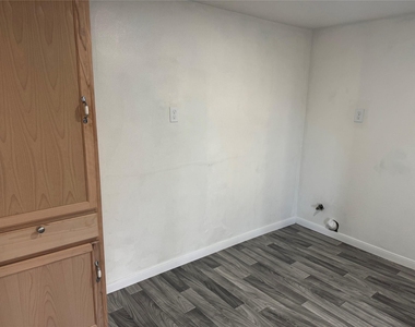 406 S 7th Street - Photo Thumbnail 7