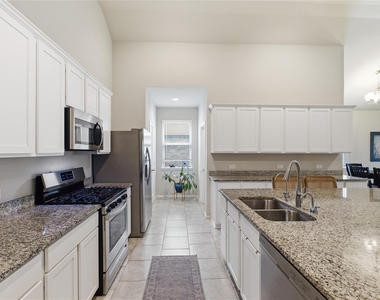 4110 Magliana Lane - Photo Thumbnail 3
