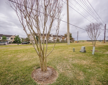 2810 Grants Lake Boulevard - Photo Thumbnail 10