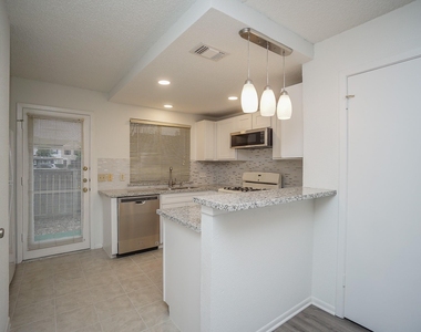 2810 Grants Lake Boulevard - Photo Thumbnail 17