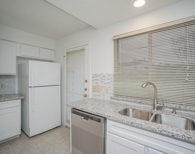 2810 Grants Lake Boulevard - Photo Thumbnail 21