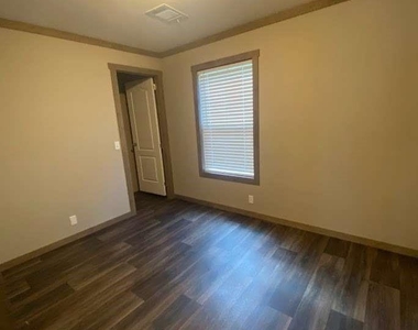 14 Laurel Court - Photo Thumbnail 8